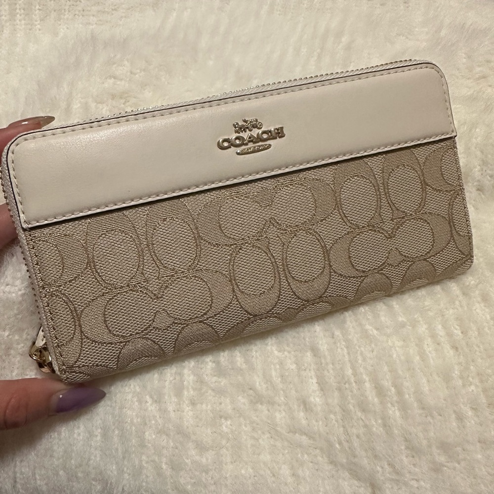NEVERUSED COACH wallet